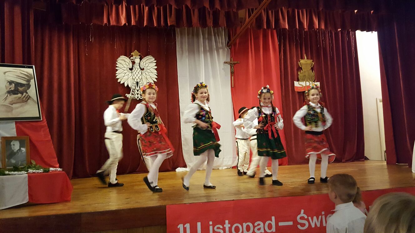 Akademia z okazji Święta Niepodległości 2016 15127534 10205816767017463 77070735 O